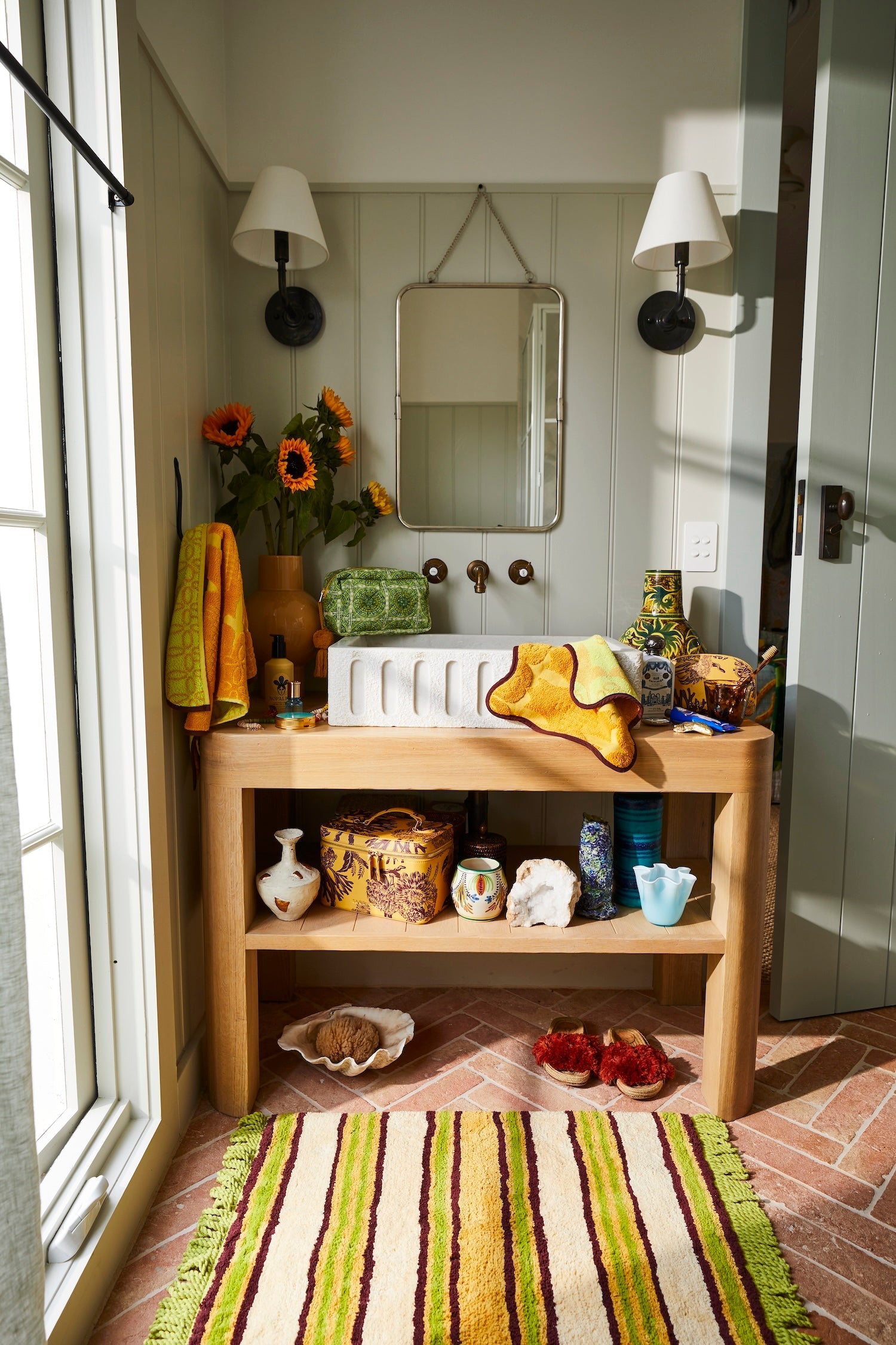 The Ultimate Guide to Christmas Home Decor Gifts for 2025