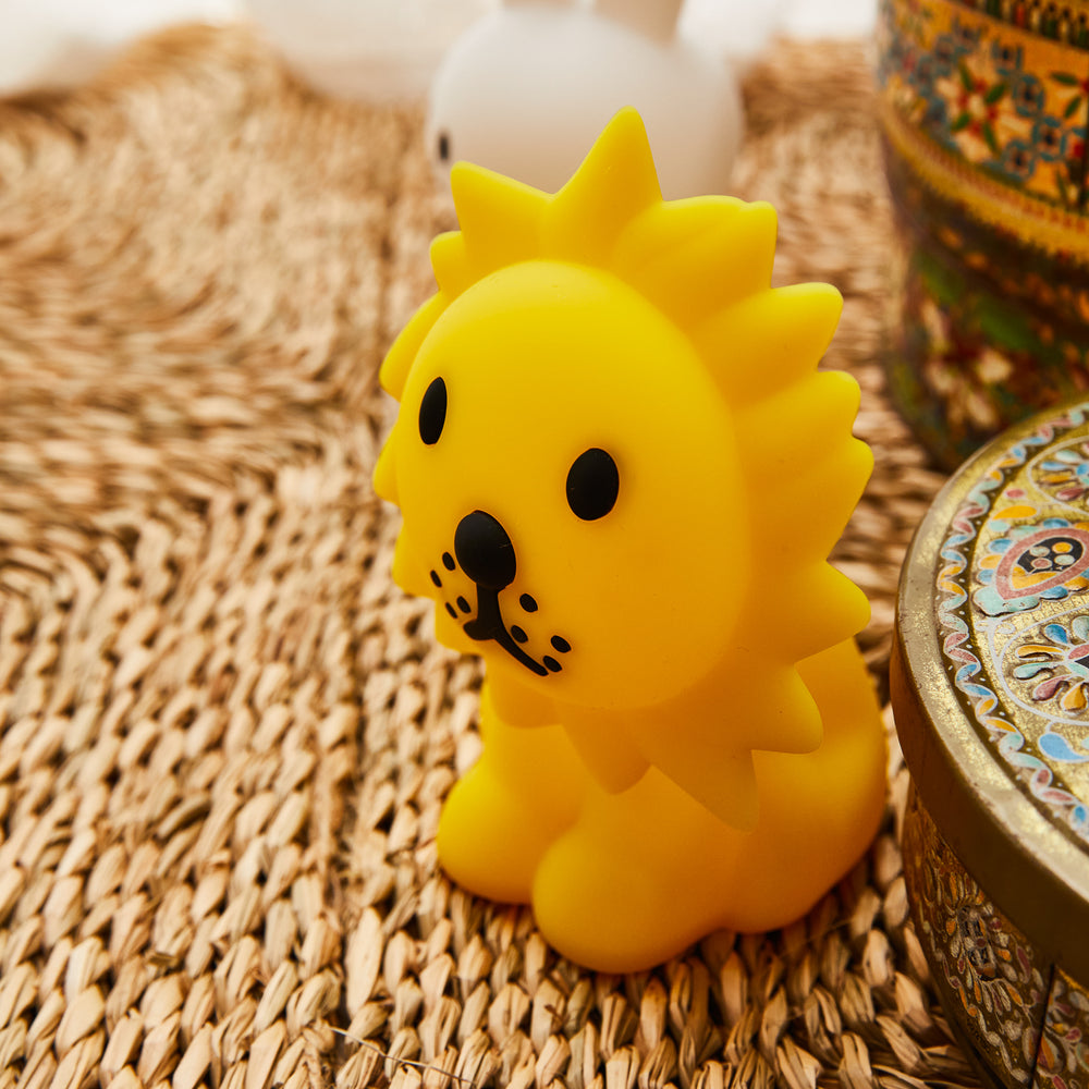 Lion - Bundle of Light Lamp