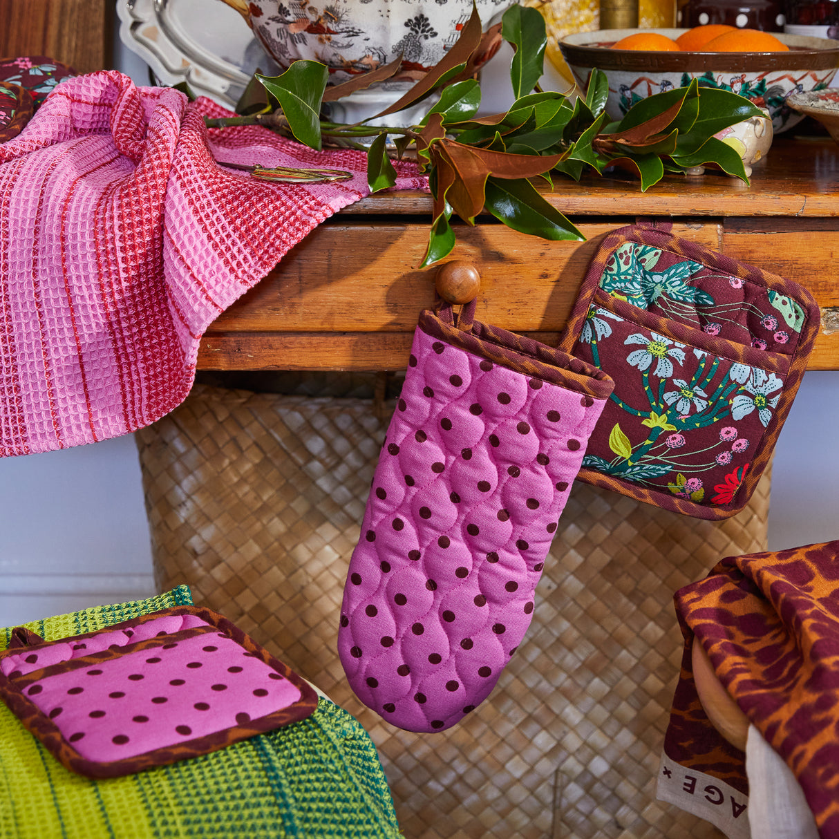 Paige Oven Mitt Set