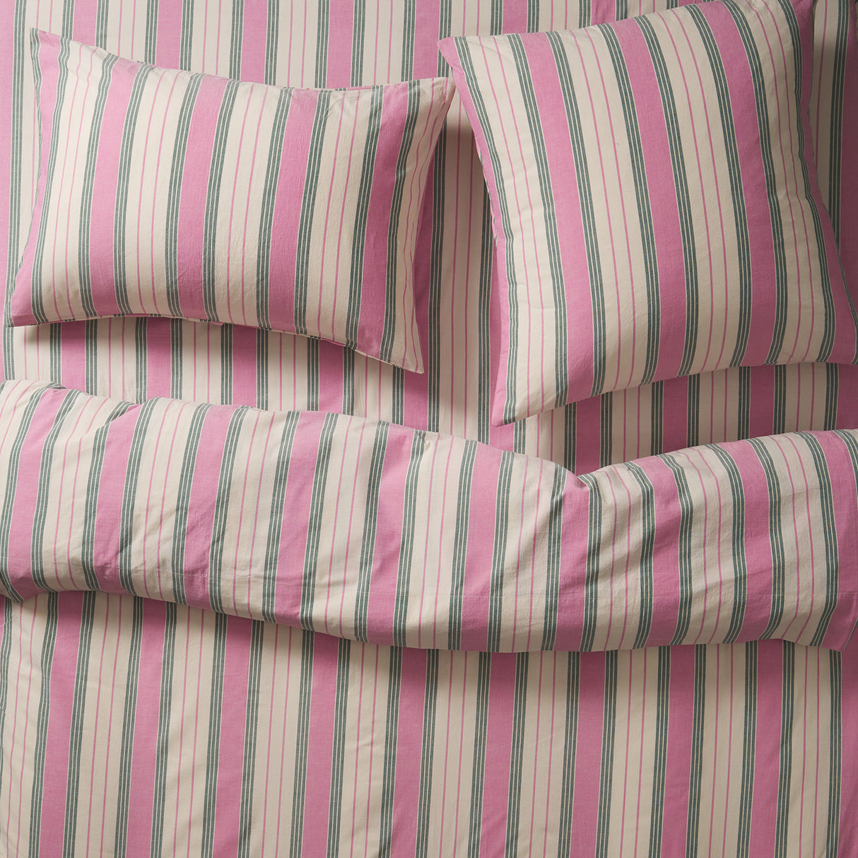 Brigitte Cotton Quilt Cover - Fuchsia Single