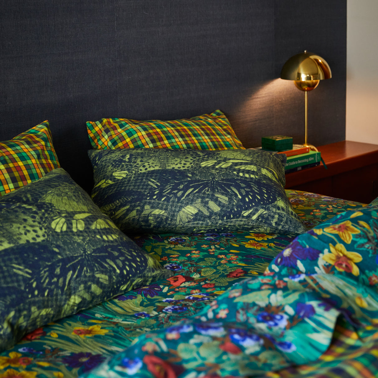 Emilia Linen Pillowcase Set - Ink Standard