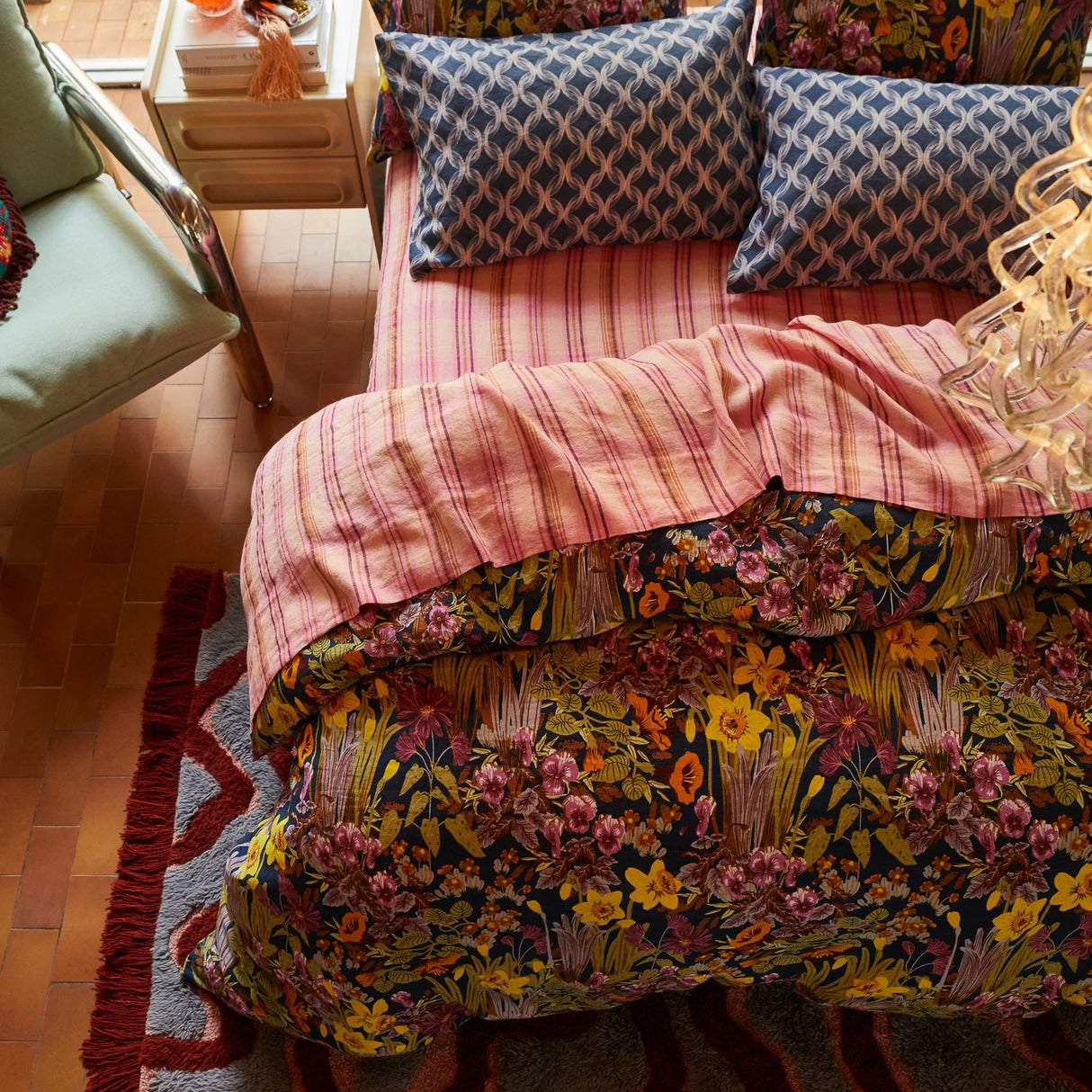 Babette Linen Quilt Cover - Ink Queen