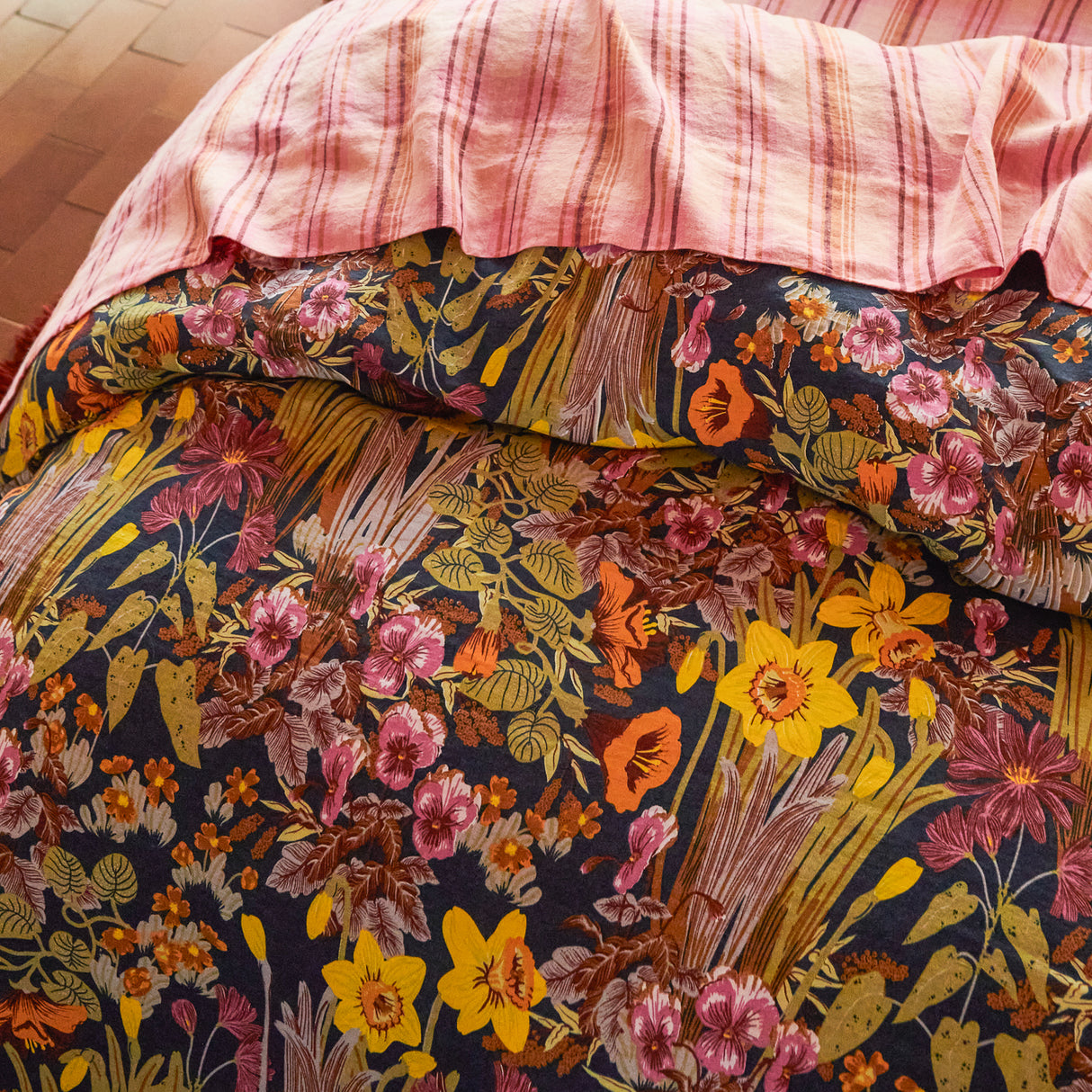 Babette Linen Quilt Cover - Ink Queen