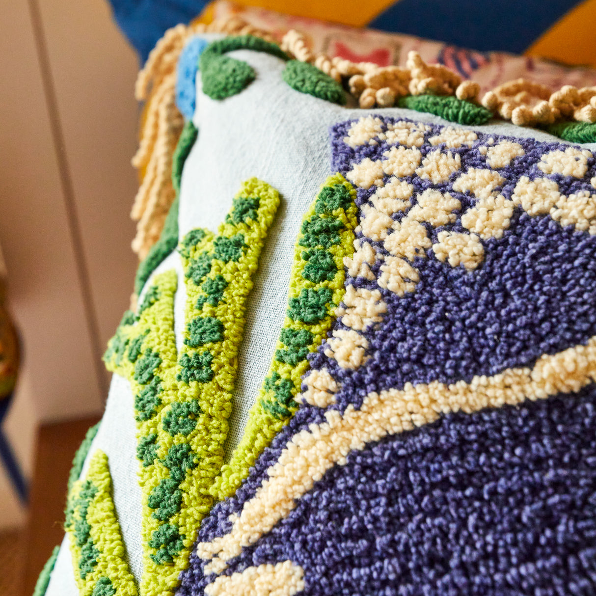 Leone Tufted Cushion Feather Insert