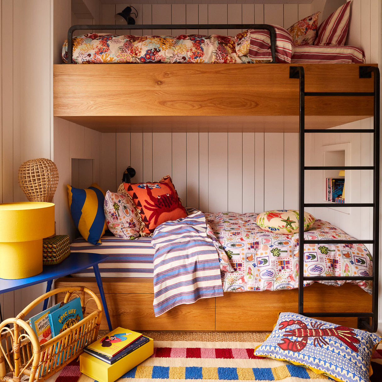 Leone Tufted Cushion Feather Insert