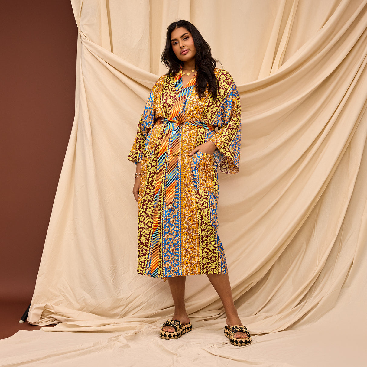 Thea Robe