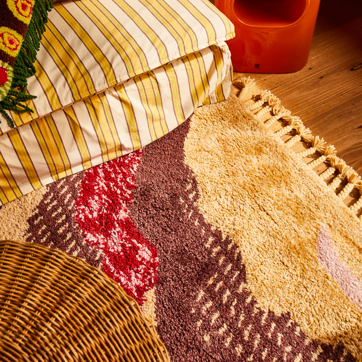 Normandie Tufted Rug - Garnet 150 x 210 cm