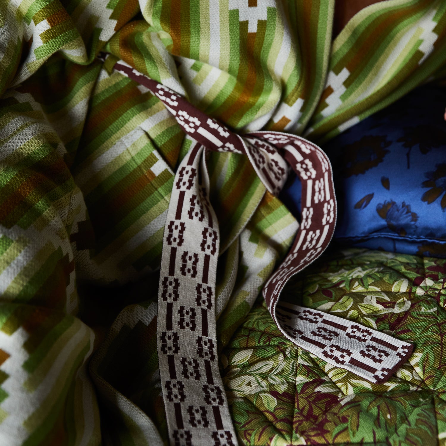 Nisha Jacquard Robe – Sage and Clare